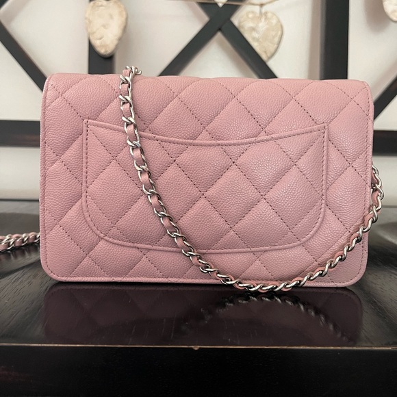 BRAND NEW STUNNING 24p Caviar Pink Wallet On Chain (woc) SHW - Picture 3 of 9